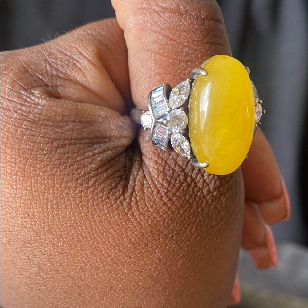 Elegant Yellow Stone Silver Ring - Picture 3 of 5